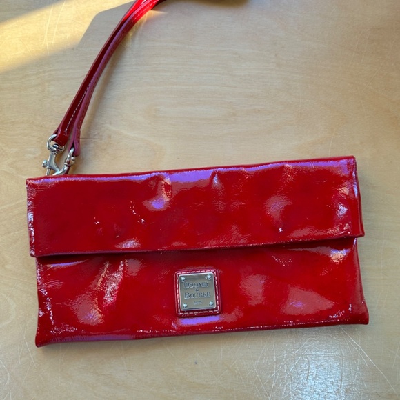 Stuart Weizman shoes and a doozy & Burke Matching bright red clutch - Picture 11 of 13
